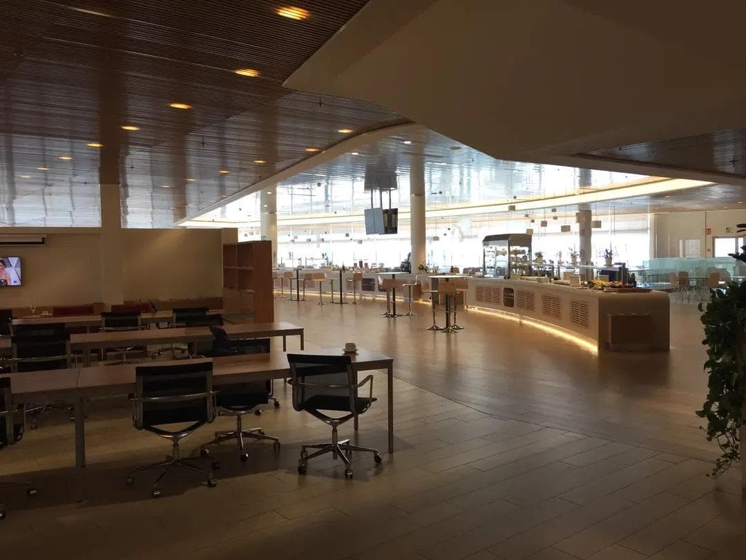 Sala Vip Cibeles Lounge lounge at MAD 1