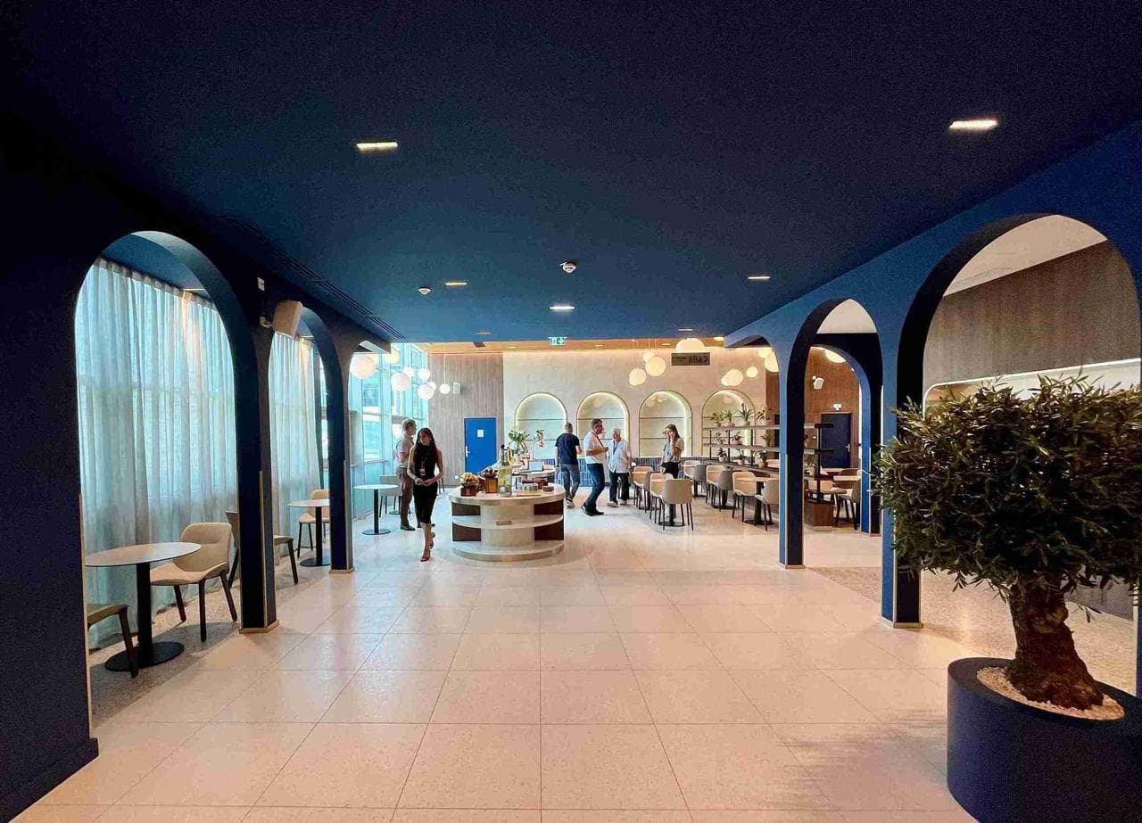 VIP Lounge lounge at MRS photo 2