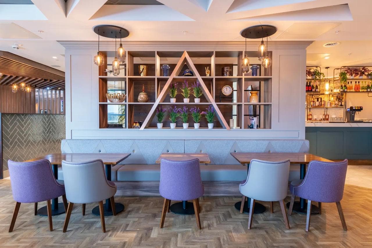 Aspire Lounge lounge at EDI photo 3