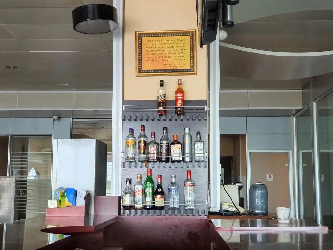 The Gabfol Lounge lounge at LOS photo 4