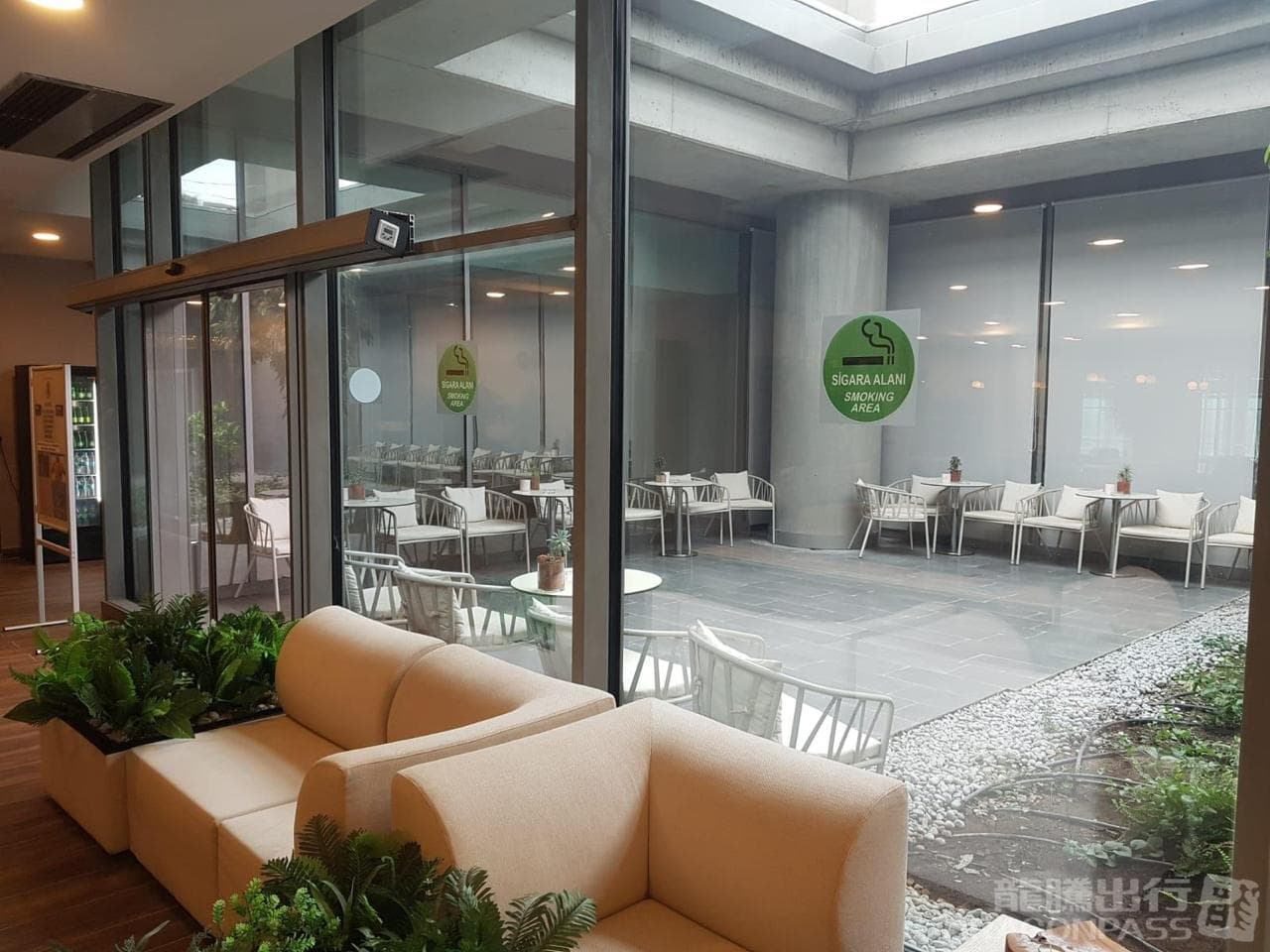 DLM Lounge lounge at DLM photo 4