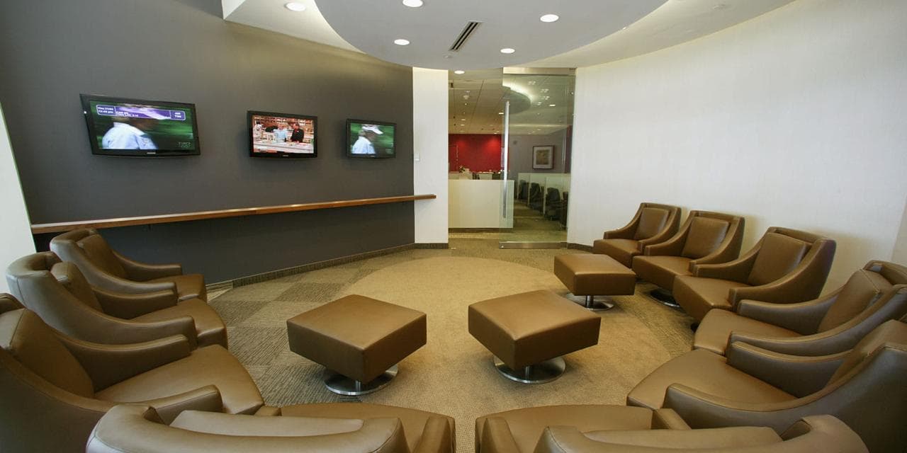 Plaza Premium Lounge lounge at YYZ photo 2