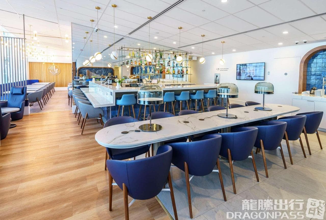 Air France and KLM Lounge Managed by Plaza Premium Group lounge at YUL photo 3