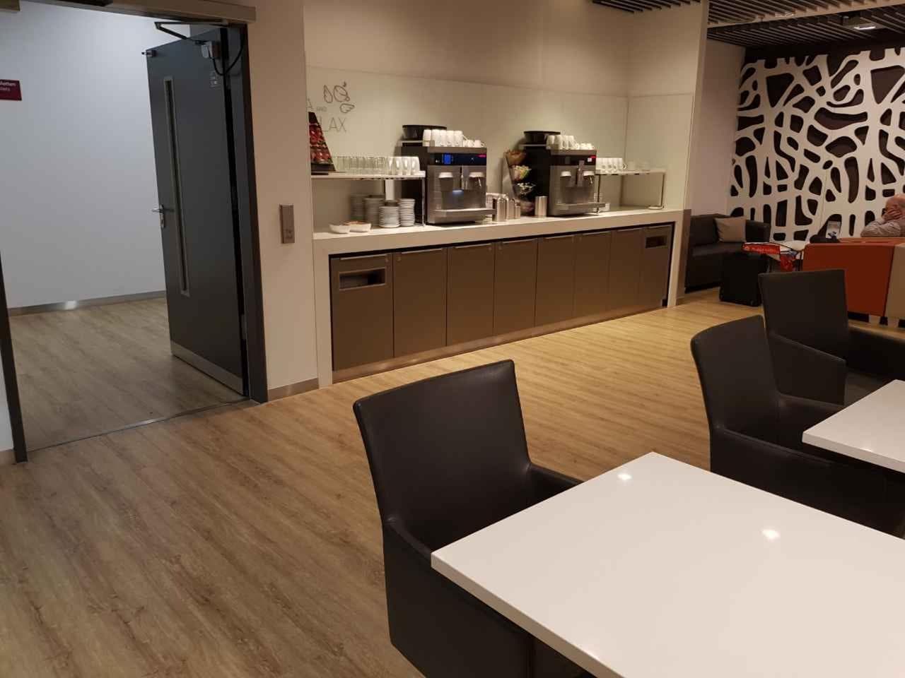 Open Sky Lounge lounge at DUS photo 4