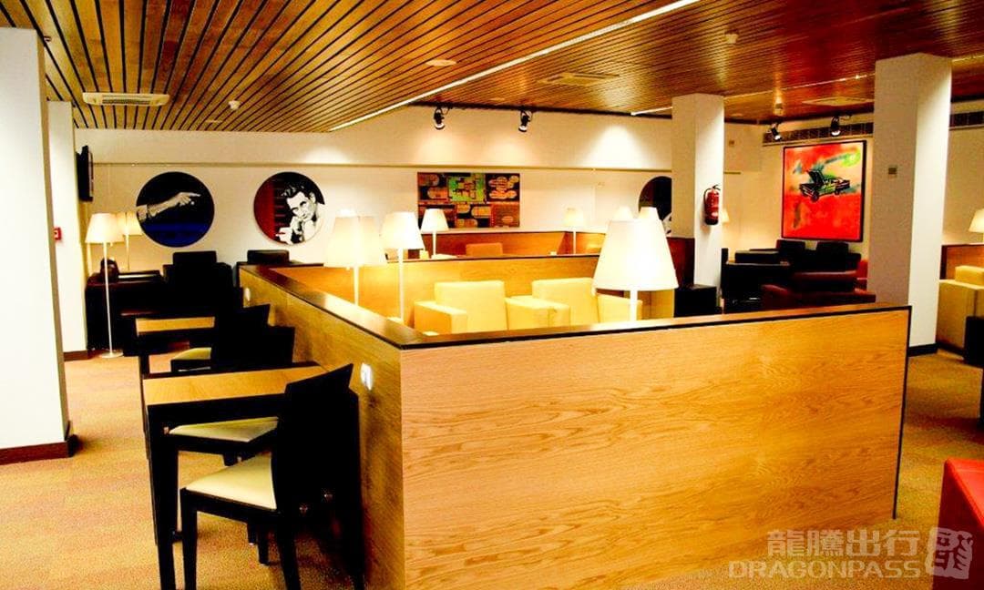 ANA Lounge lounge at LIS 1