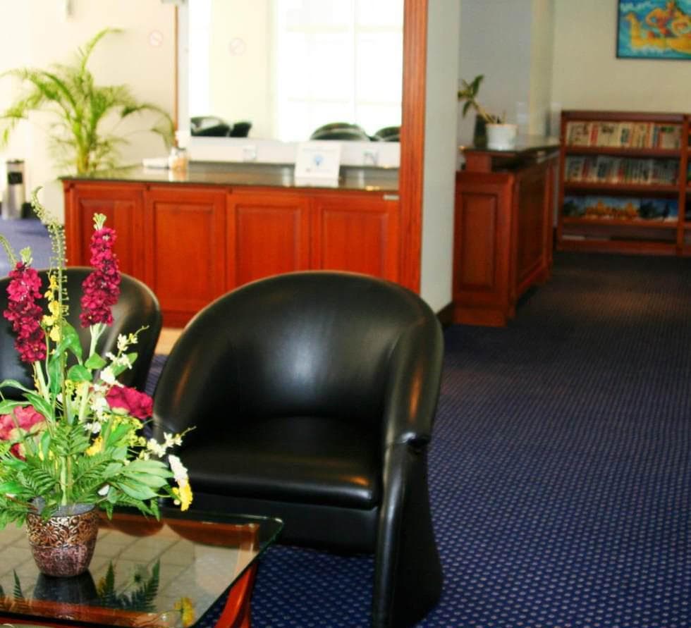 Executive Lounge lounge at CMB photo 3