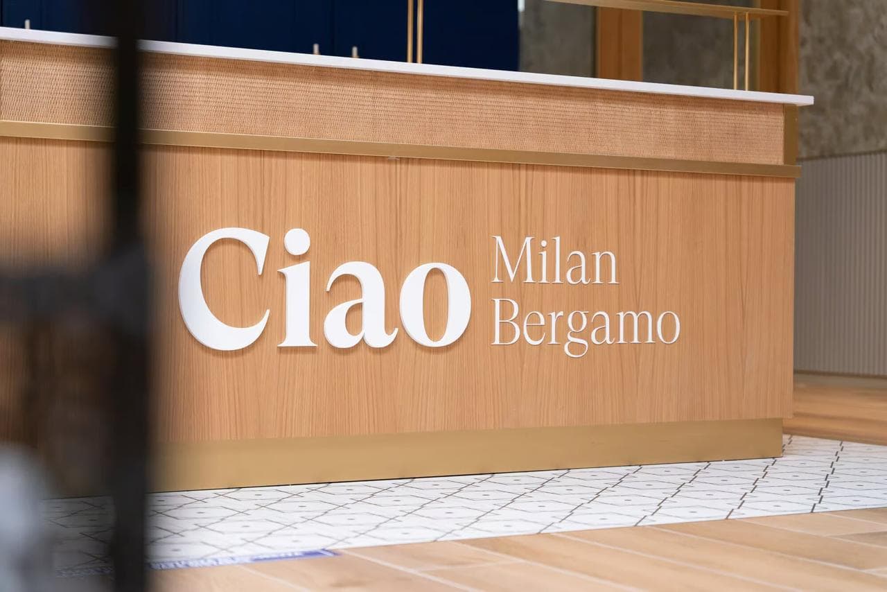 Hello Sky Lounge lounge at BGY photo 3