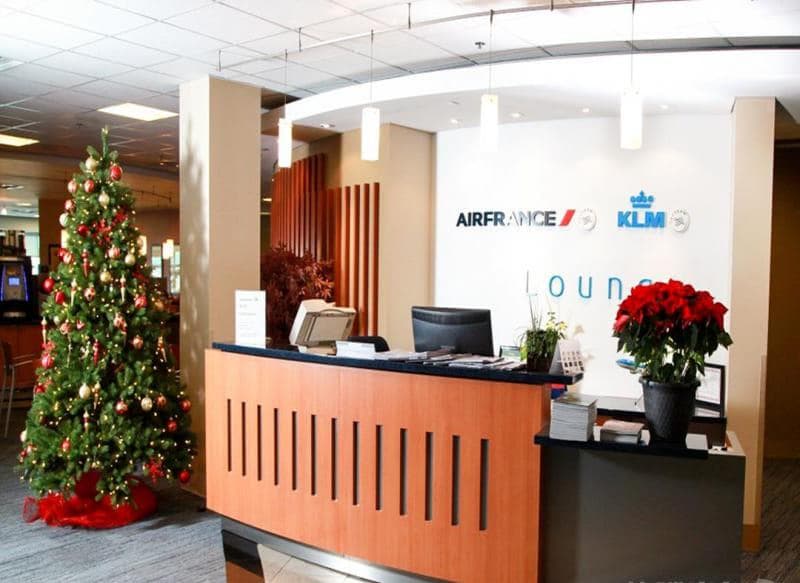 KLM Crown Lounge lounge at YYZ photo 4