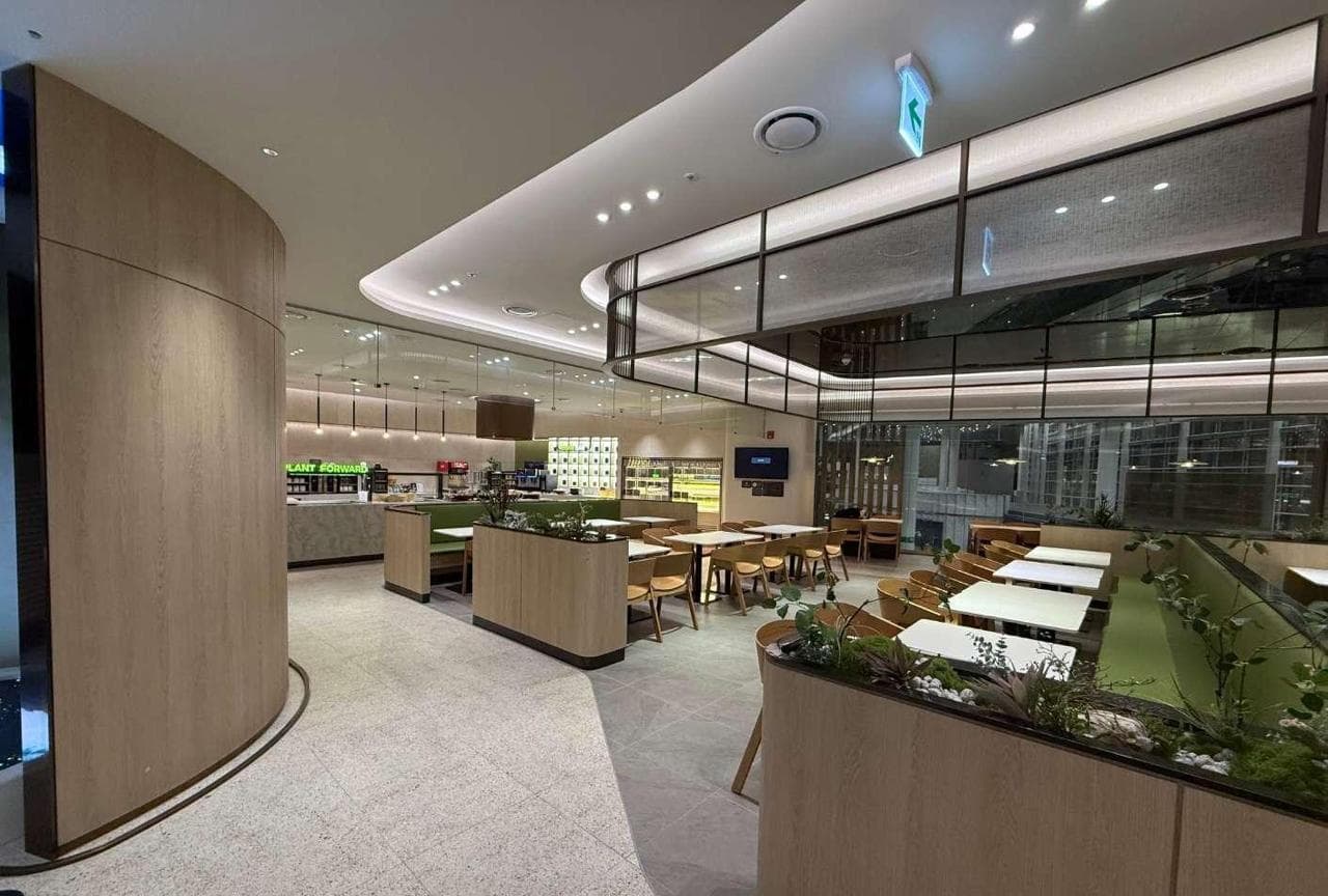 Sky Hub Lounge West lounge at ICN photo 4