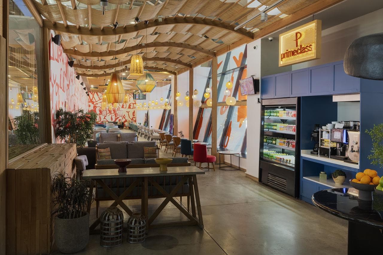 Primeclass Lounge lounge at BJV photo 2