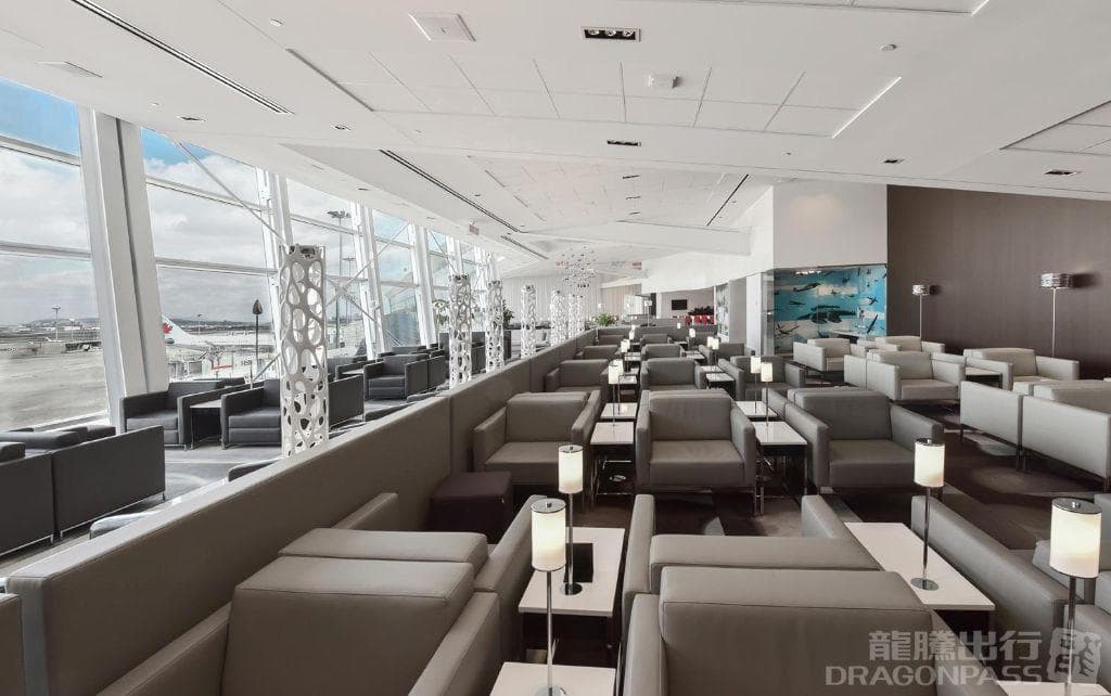 National Bank Lounge lounge at YUL photo 4