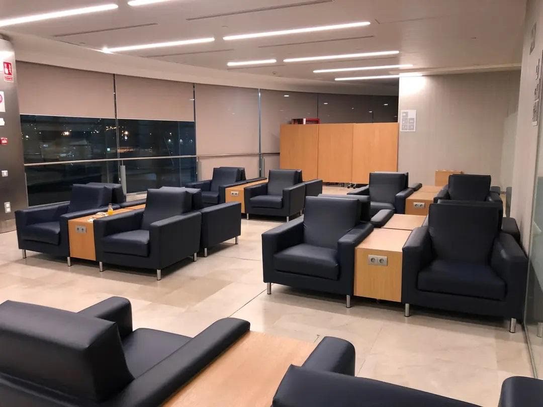 Sala Puerta Del Sol Lounge