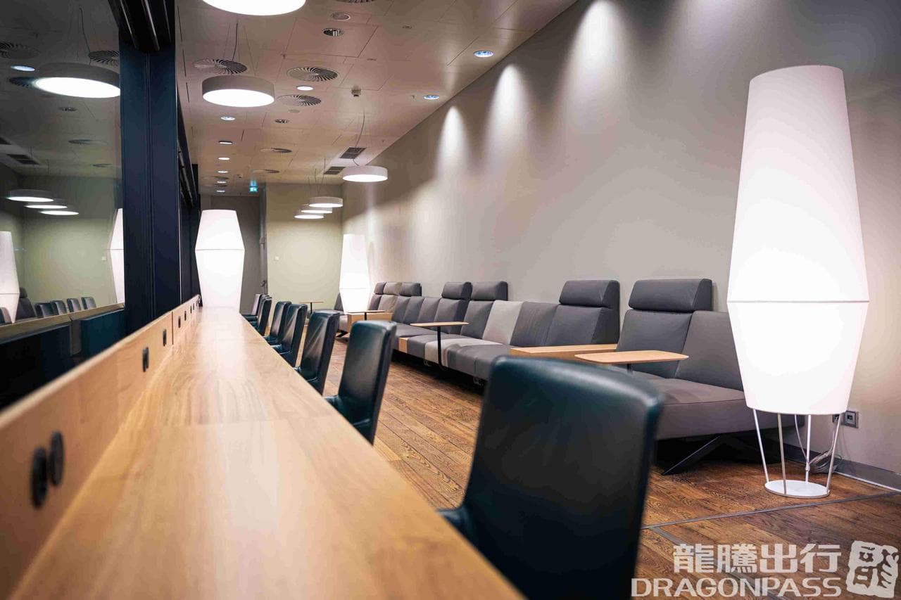 Austrian Business Lounge lounge at VIE photo 3