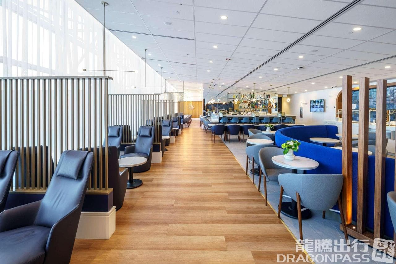 Air France and KLM Lounge Managed by Plaza Premium Group lounge at YUL photo 4