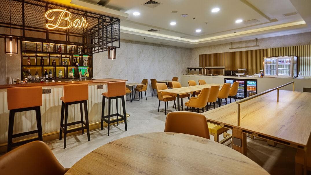 Marhaba Lounge lounge at ZRH photo 2