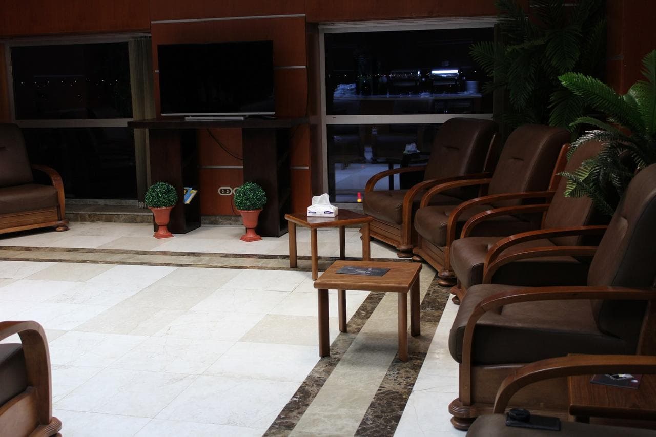 Pearl Lounge lounge at SSH photo 2