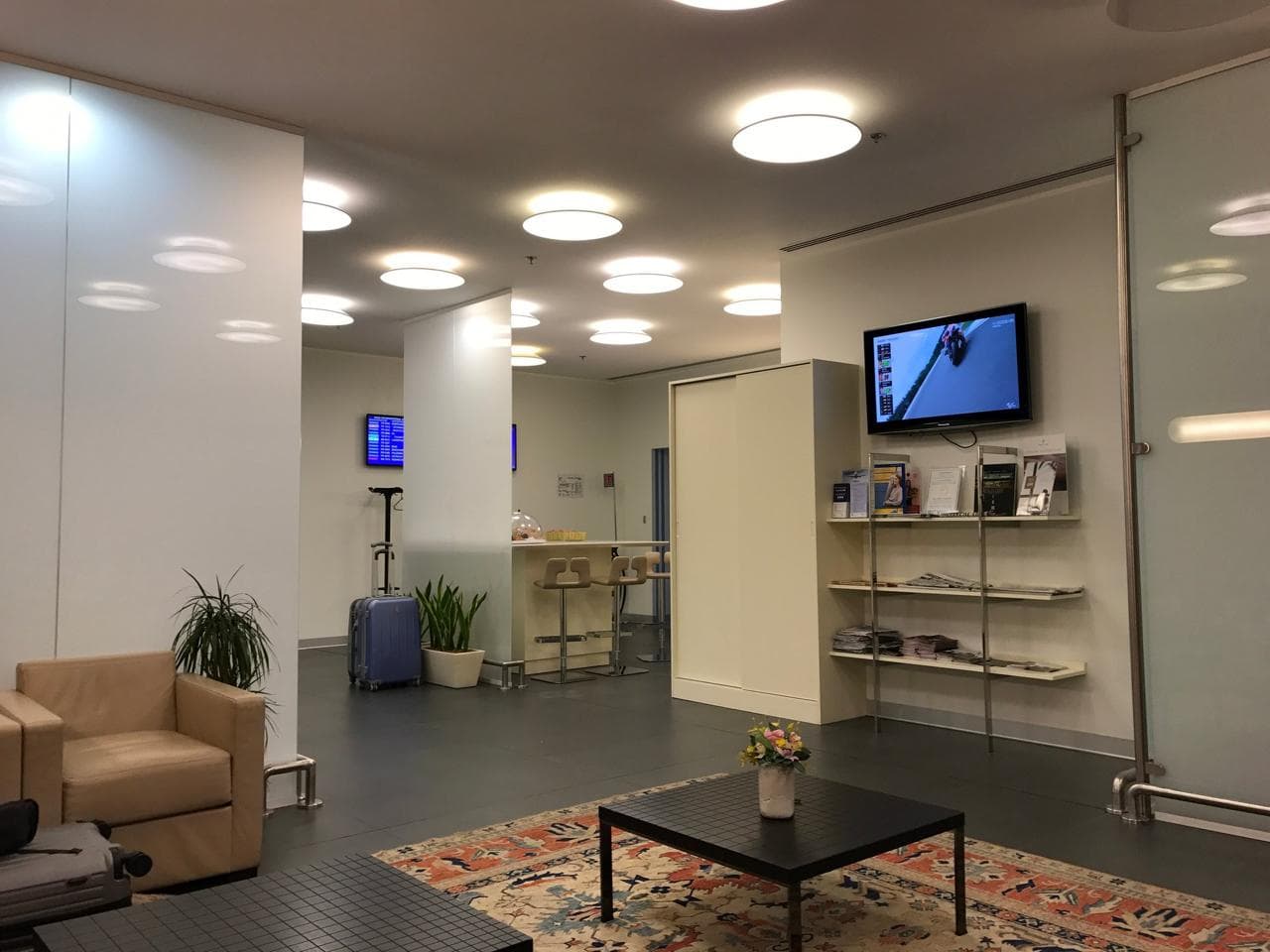 Landside VIP Lounge lounge at BGY photo 2