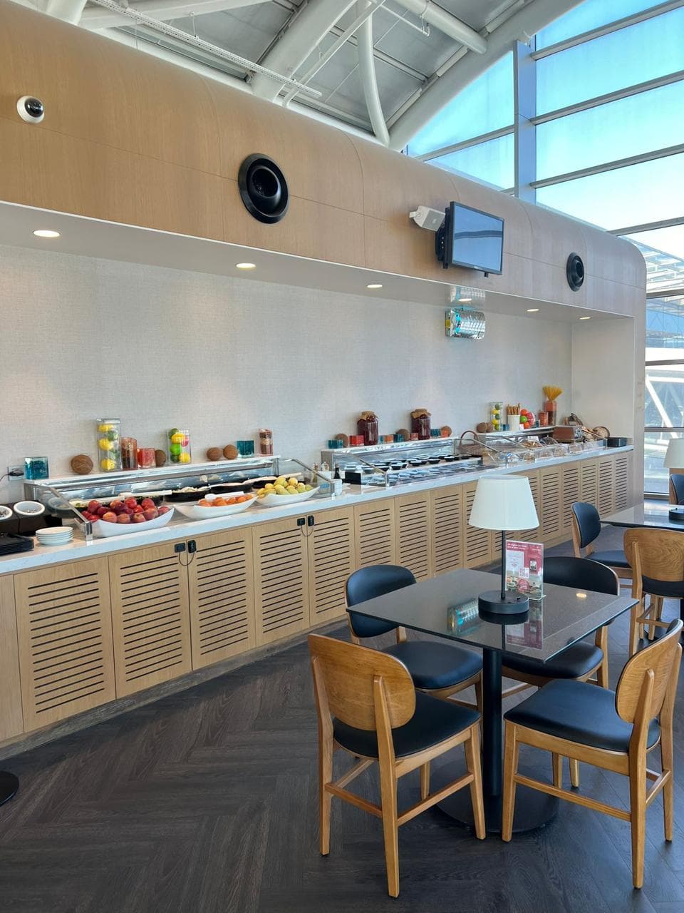 Primeclass Lounge lounge at ADB photo 2