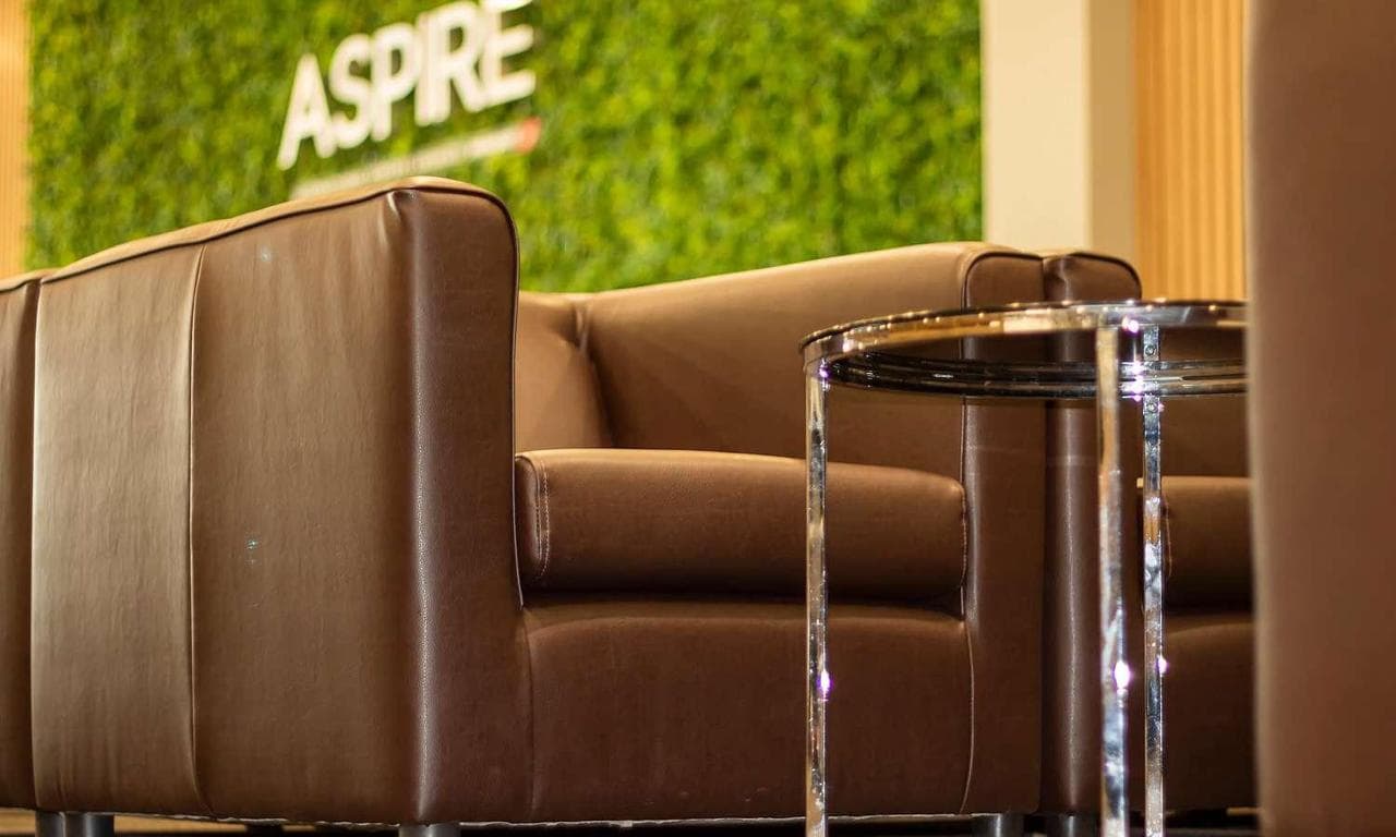 Aspire Lounge lounge at SOF photo 3