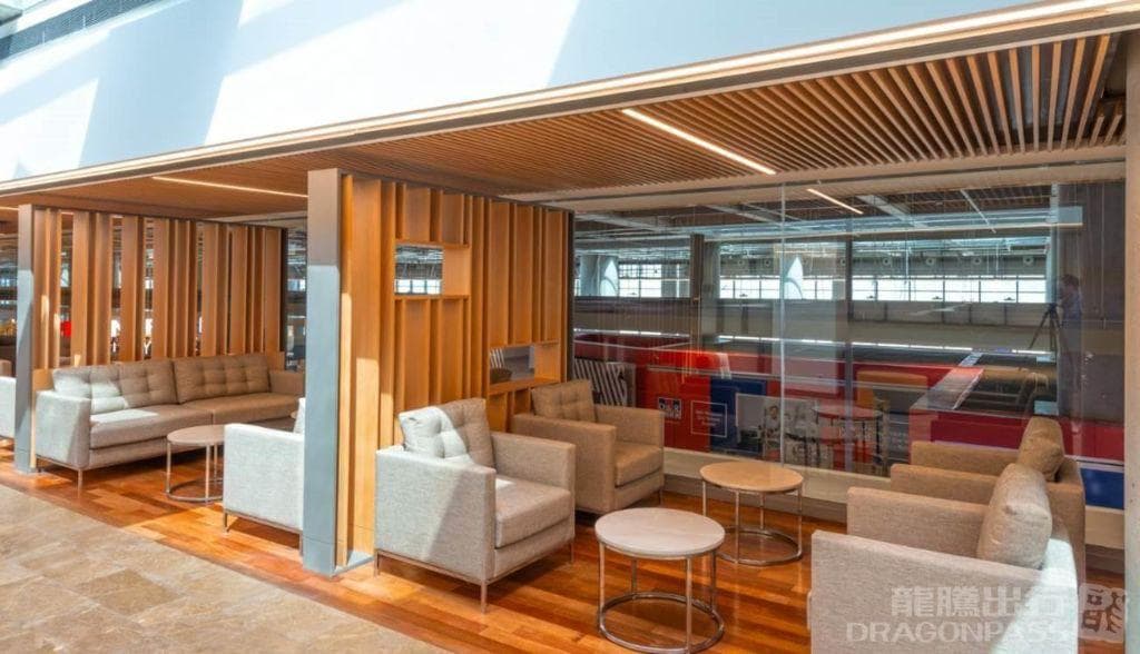 CIP Lounge lounge at DLM photo 2