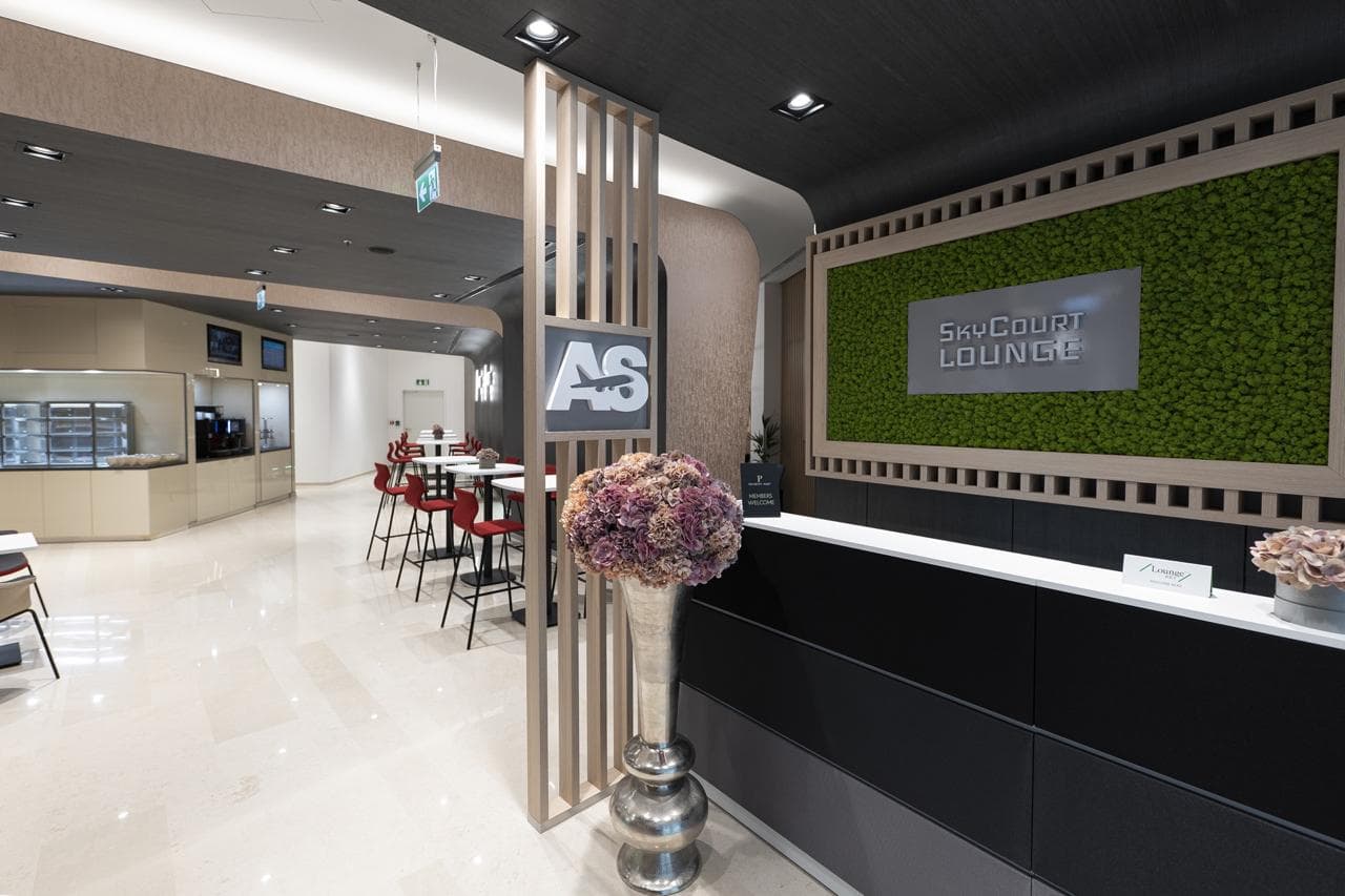 Skycourt Lounge lounge at BUD 1