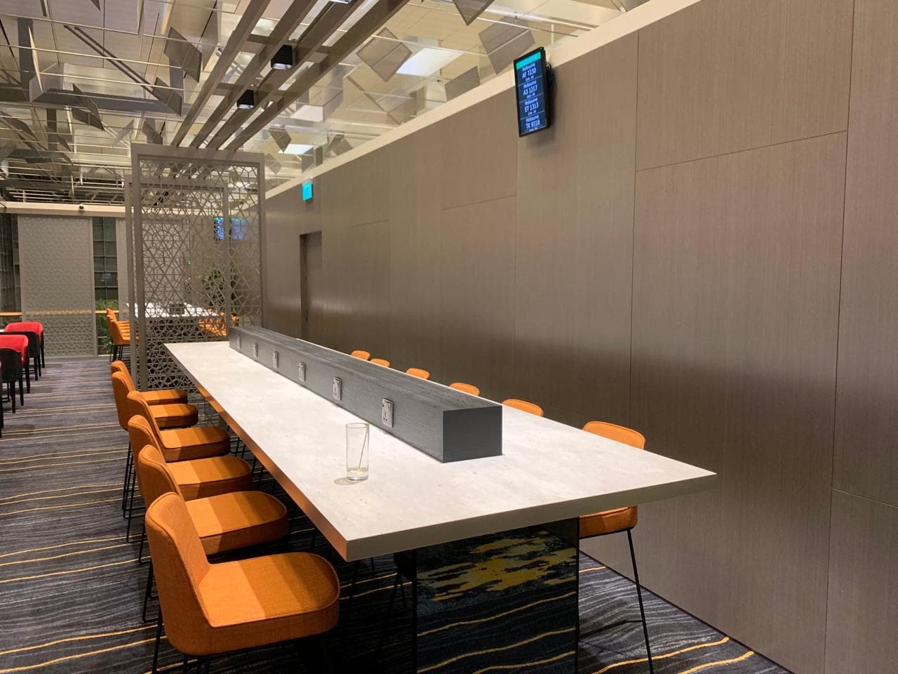 Marhaba Lounge lounge at SIN photo 2