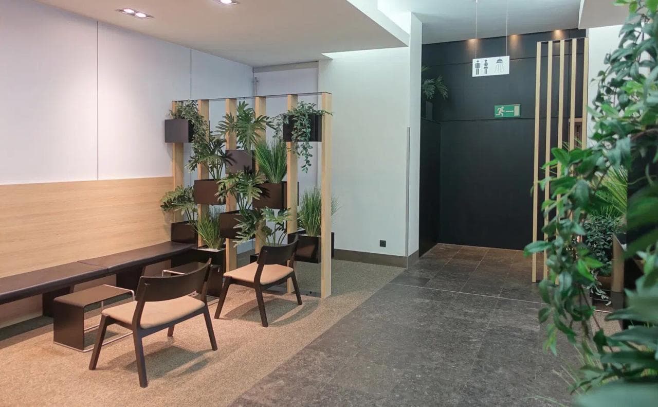 The View Lounge lounge at BRU photo 2