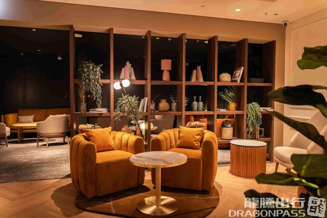 No1 Lounge lounge at LHR photo 3