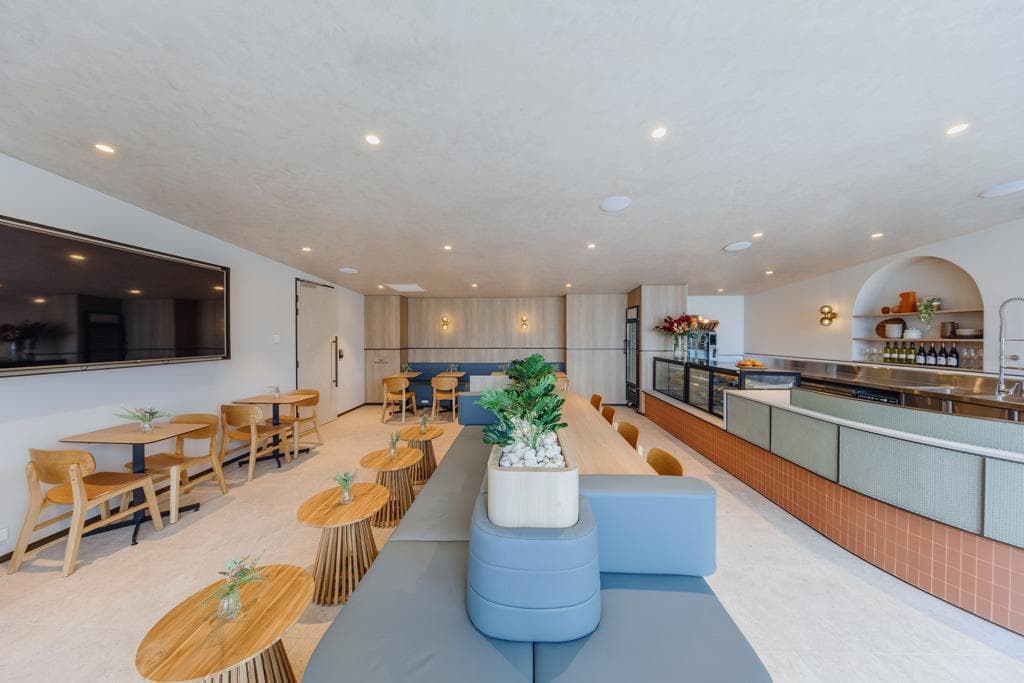 Plaza Premium Lounge - Arrival lounge at SYD photo 2