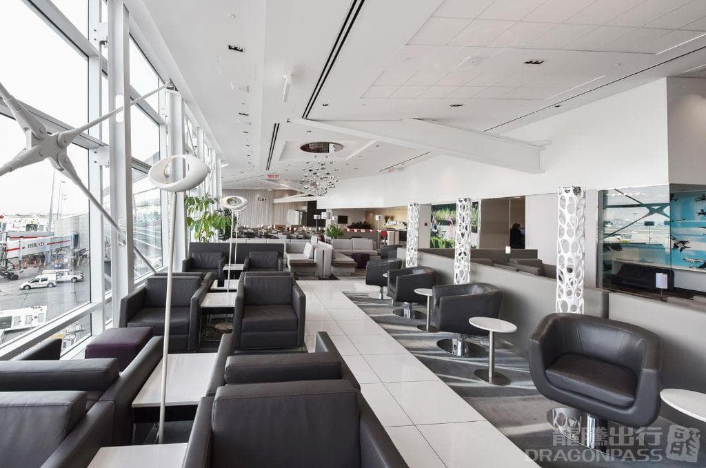 National Bank Lounge lounge at YUL photo 2