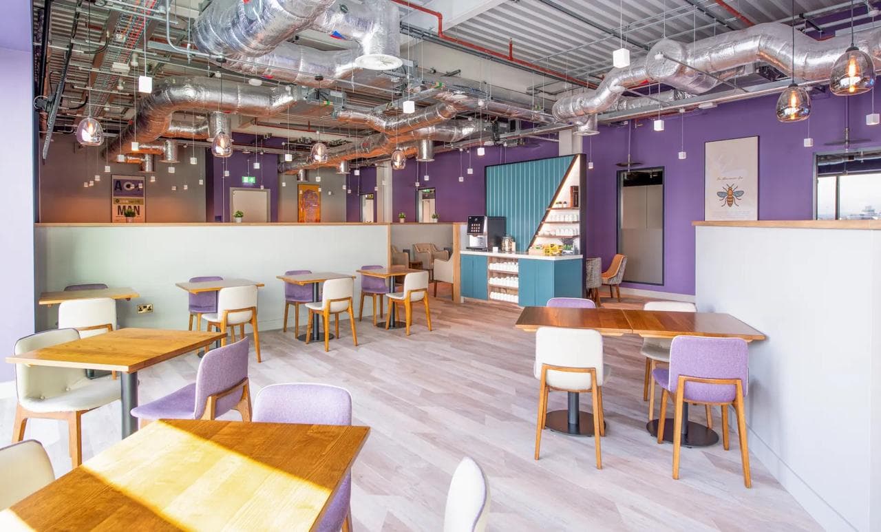 Aspire Lounge lounge at MAN photo 3