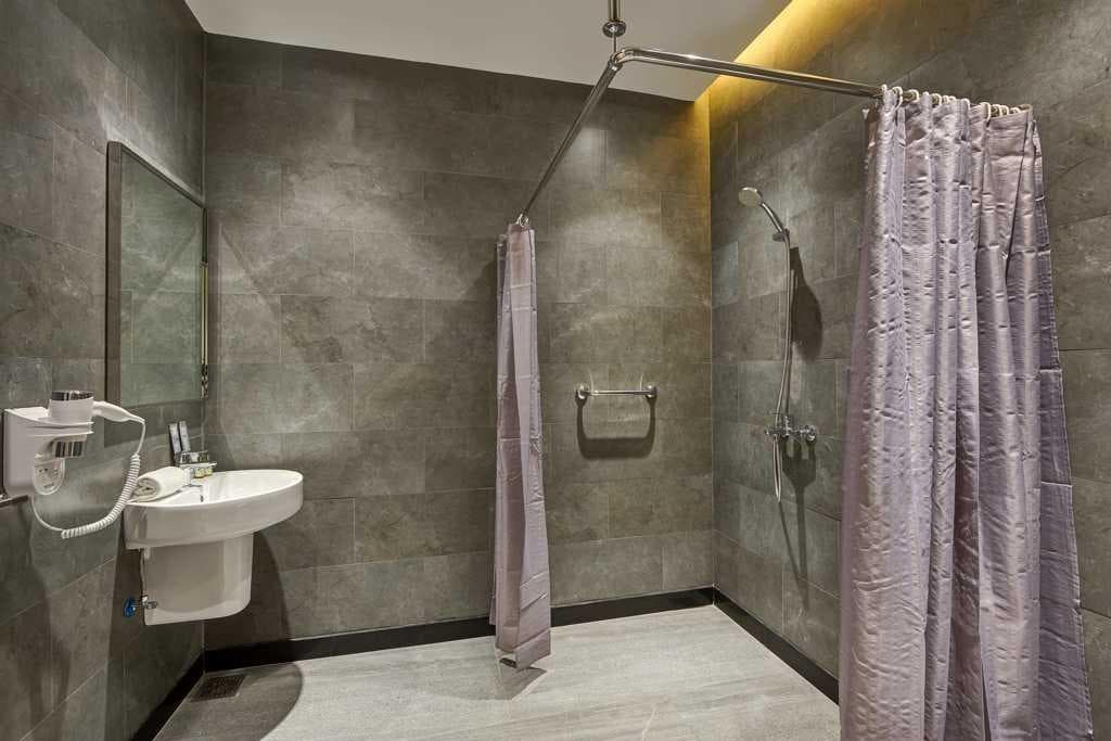 Plaza Premium Lounge lounge at CEB photo 4