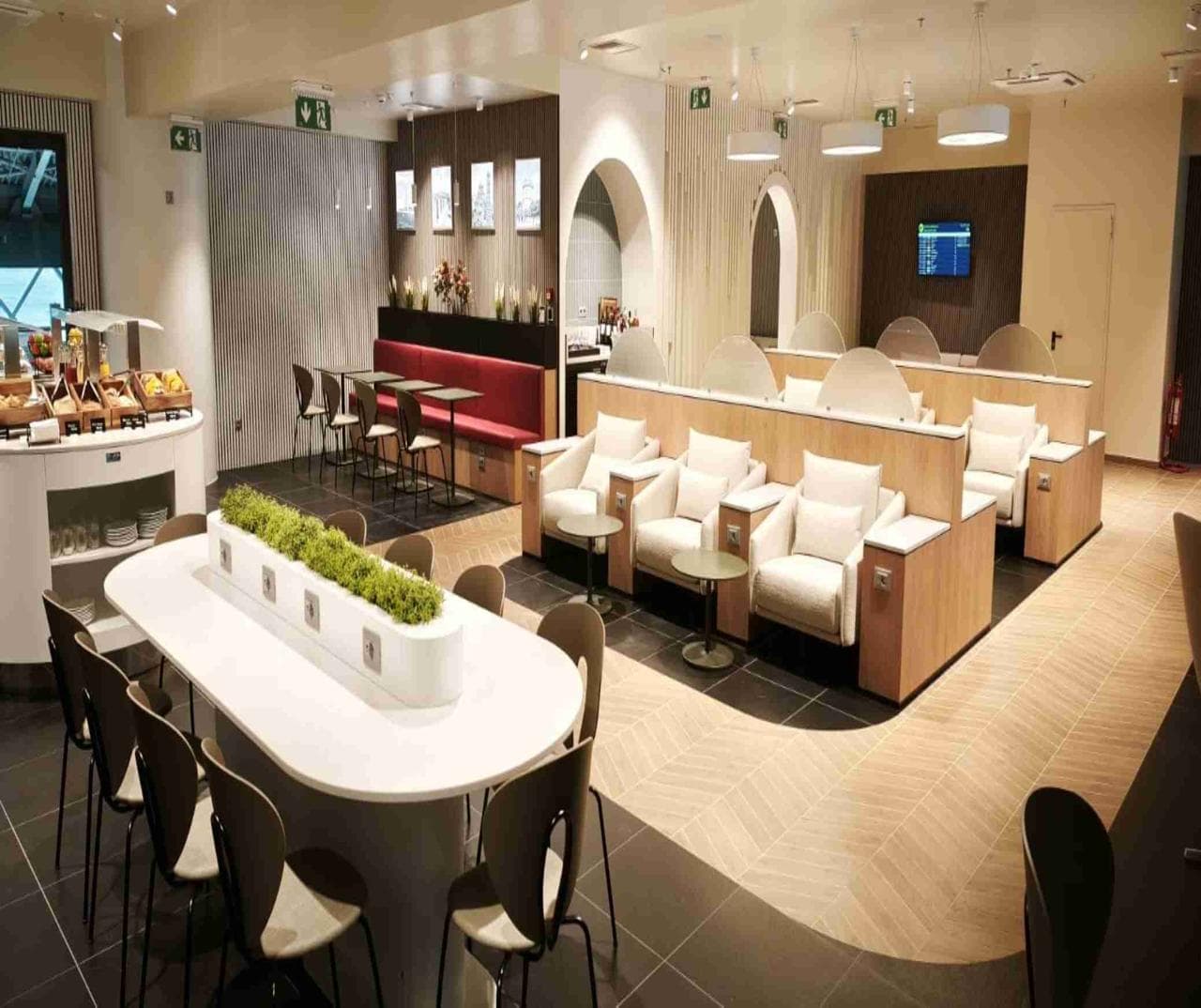 Prima Vista Lounge lounge at SKG photo 3