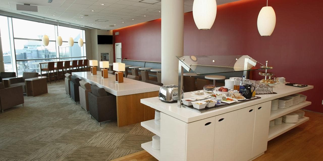 Plaza Premium Lounge lounge at YYZ photo 2