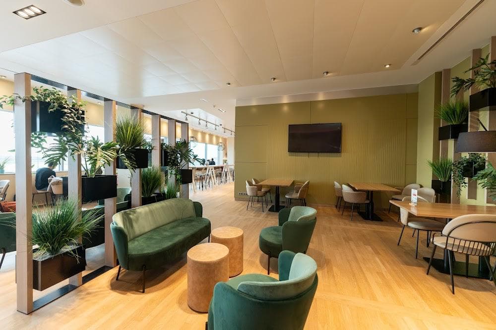 Diamond Lounge lounge at BRU 1