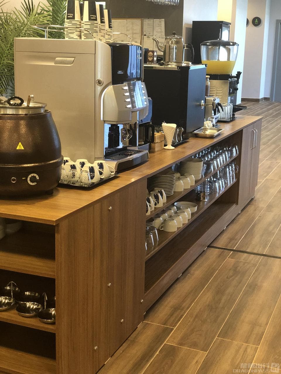 DLM Lounge lounge at DLM photo 2