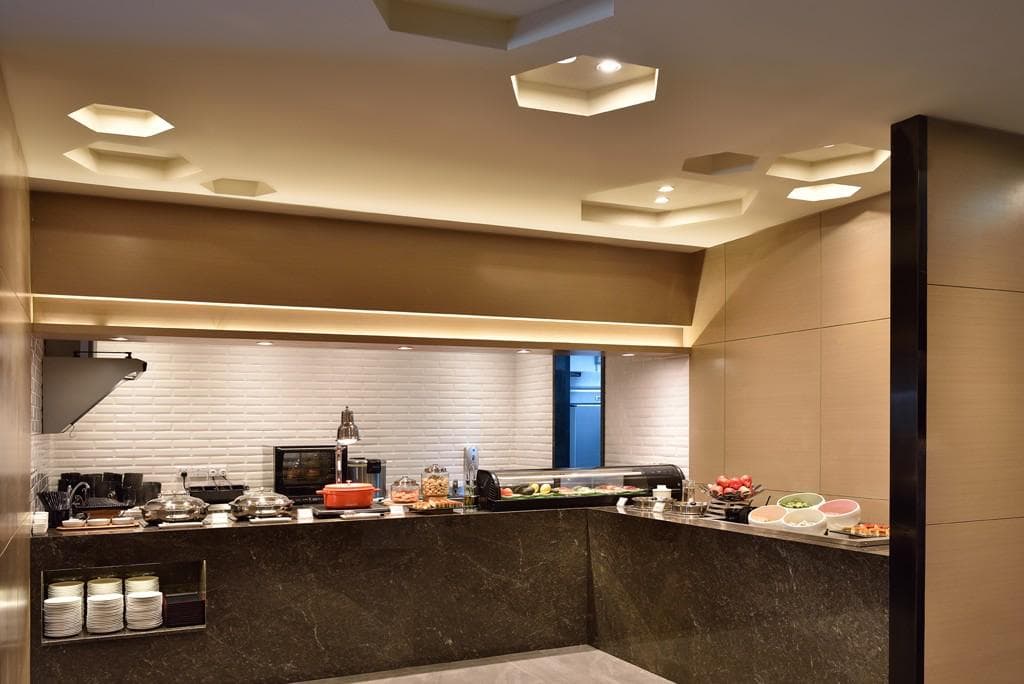 Plaza Premium Lounge lounge at SIN photo 2