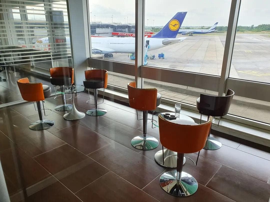 The Gabfol Lounge lounge at LOS photo 2