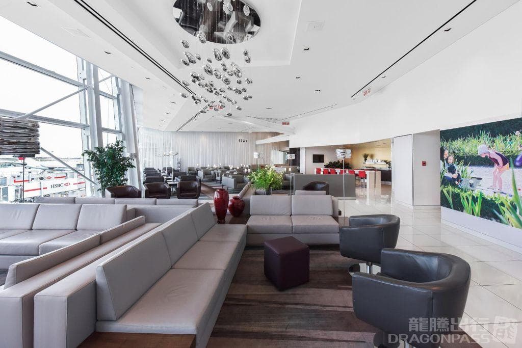 National Bank Lounge lounge at YUL 1